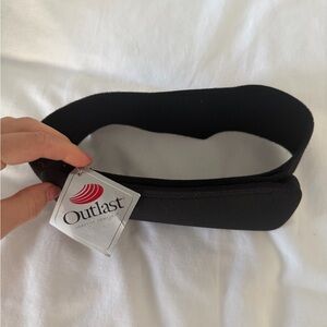 ☀️🌴NWT Outlast Belt Bag